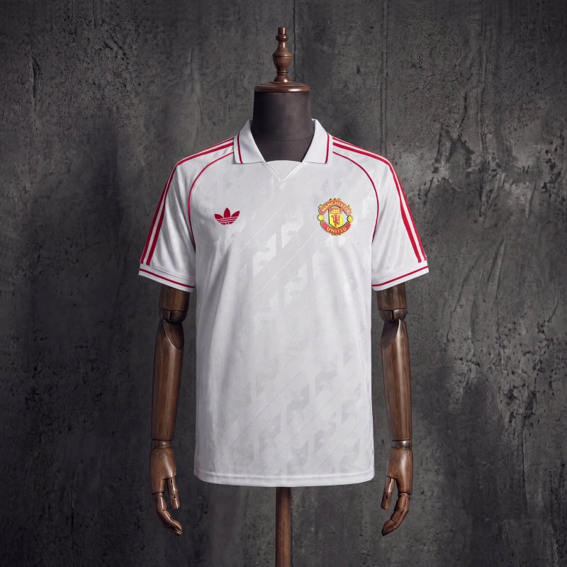 Manchester United 2026/27-es limitált mez