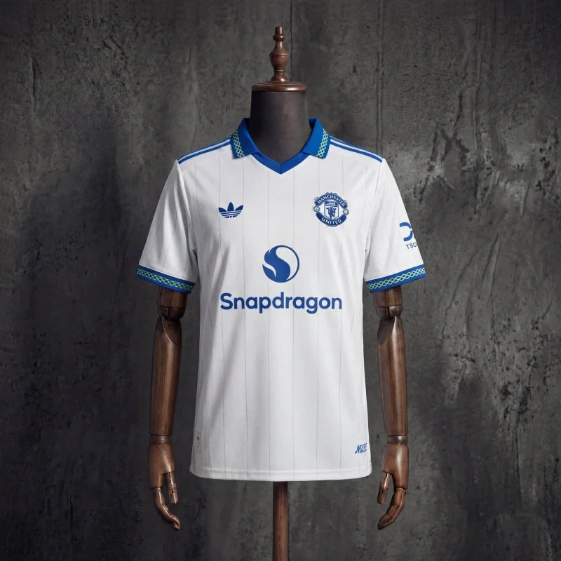 Manchester United 2026/27-es vendég mez