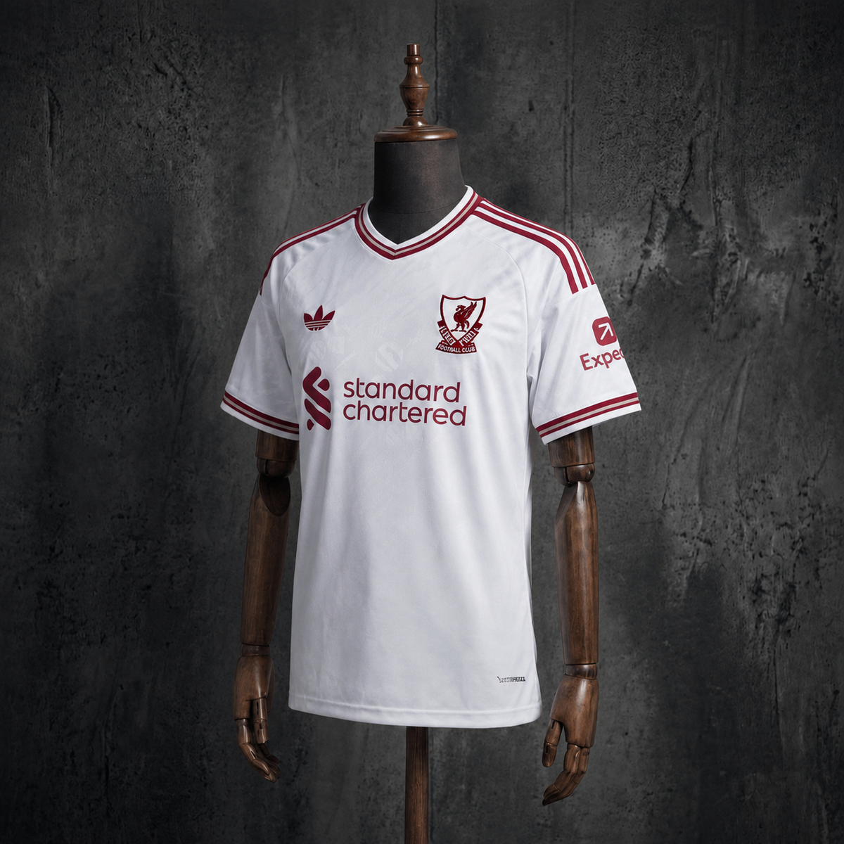 Liverpool 2026/27-es vendég mez