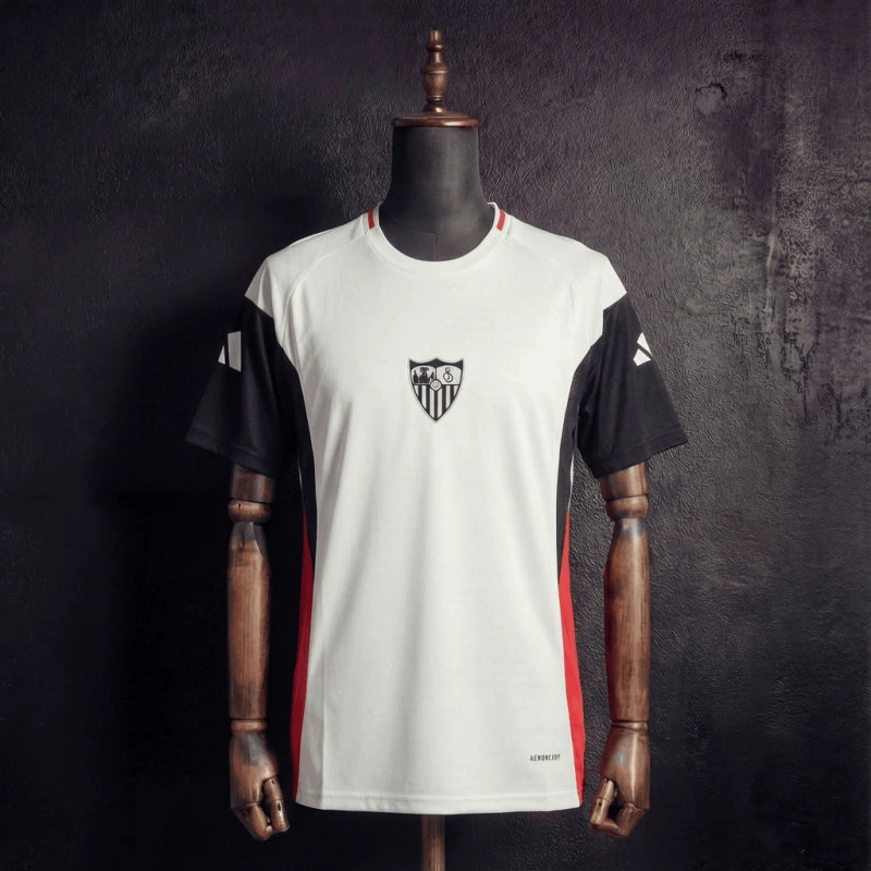 Sevilla 2025/26-os tréning mez